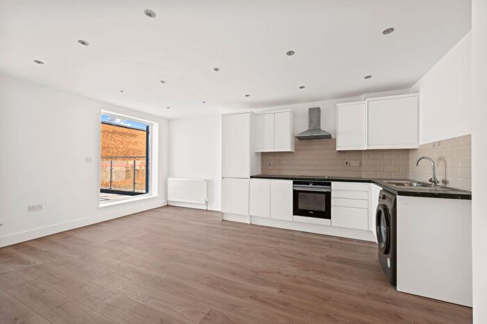 2 Bedroom Flat To Rent In Coombe Lane, London, SW20