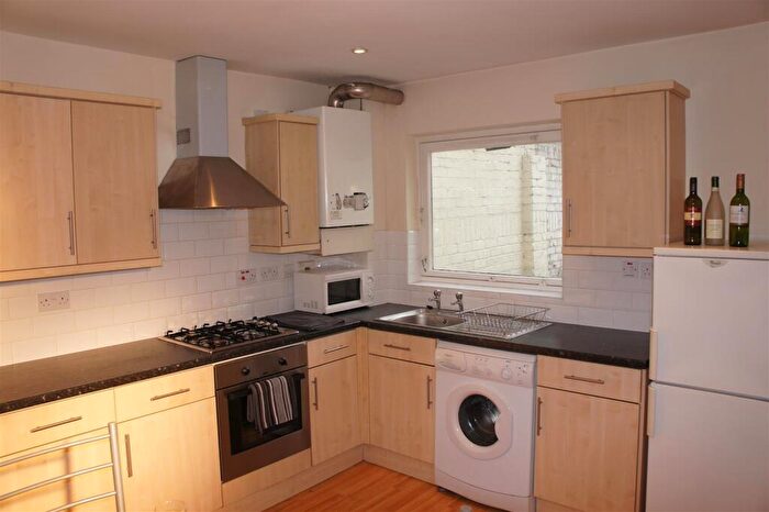 3 Bedroom House To Rent In Southey Street, Nottingham, NG7