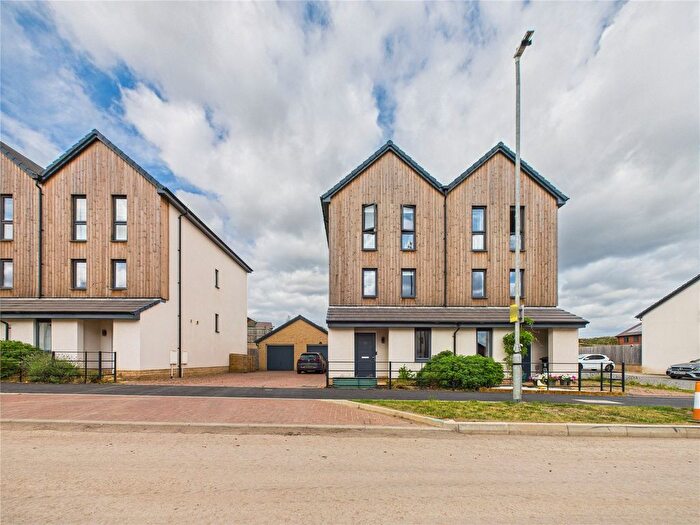 4 Bedroom Semi Detached House For Sale In Clover Way, Stoke Gifford, Bristol, South Gloucestershire, BS34