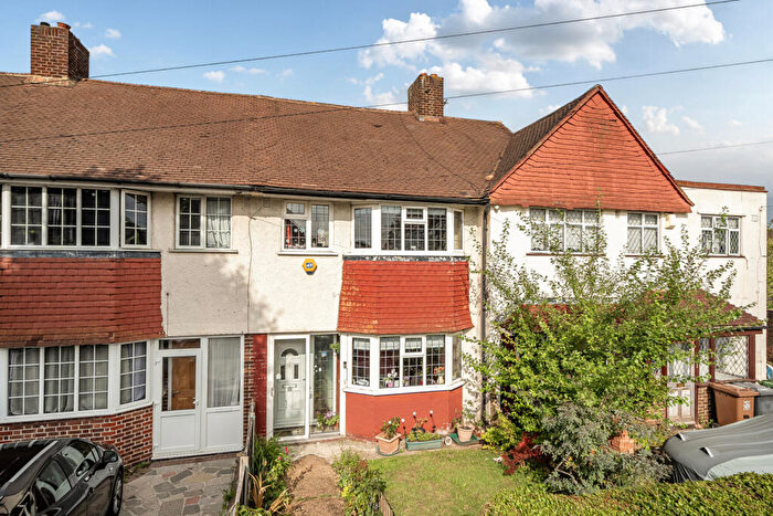 3 Bedroom Terraced House For Sale In Longhill Road, London, SE6
