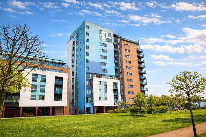 2 Bedroom Flat For Sale In Ferry Court, Cardiff, CF11