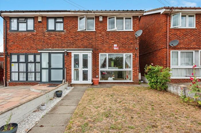3 Bedroom Semi-Detached House For Sale In Mill Road, South Ockendon, Essex, RM15
