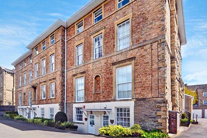 2 Bedroom Apartment To Rent In Bellevue Road, Clevedon, BS21