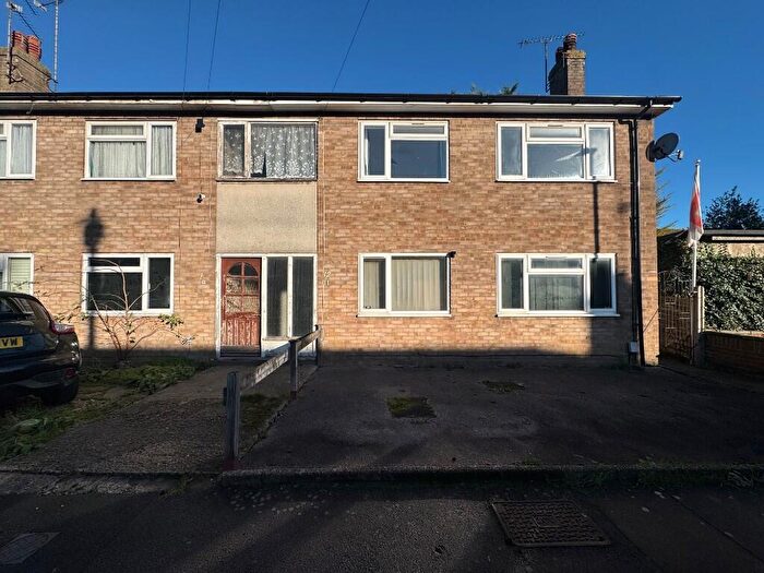 2 Bedroom Flat To Rent In Varna Close, Luton, Bedfordshire, LU3