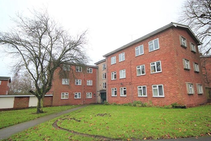 2 Bedroom Flat For Sale In Crown Way, Leamington Spa, Warwickshire, CV32