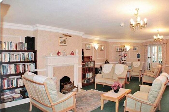 1 Bedroom Flat For Sale In Parkview Court, Brancaster Road, IG2