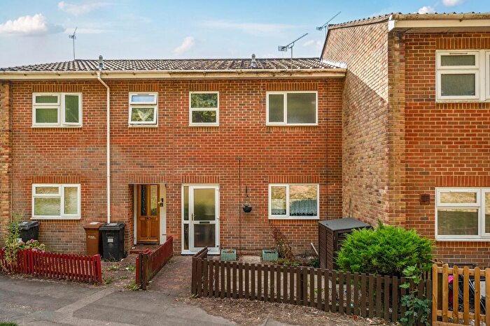 3 Bedroom Terraced House For Sale In Launcelot Close, Andover, SP10