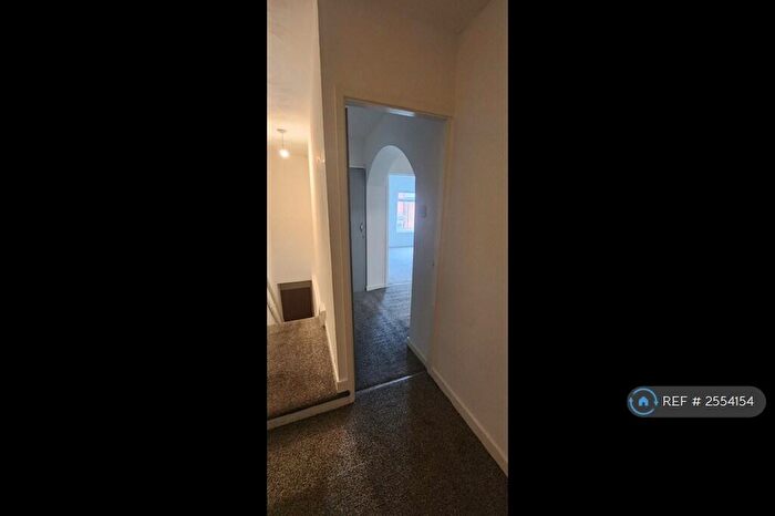 1 Bedroom Flat To Rent In Market Street, Hyde, SK14