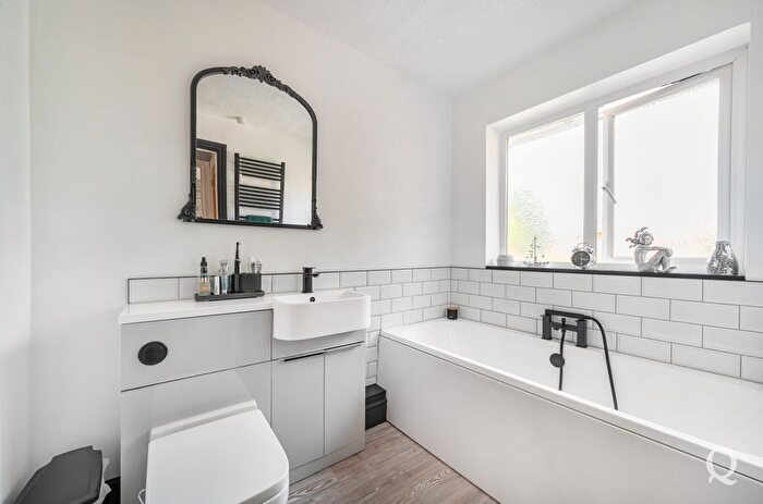 3 Bedroom Semi-detached House For Sale In Puttney Drive, Church Milton, Sittingbourne, Kent, ME10