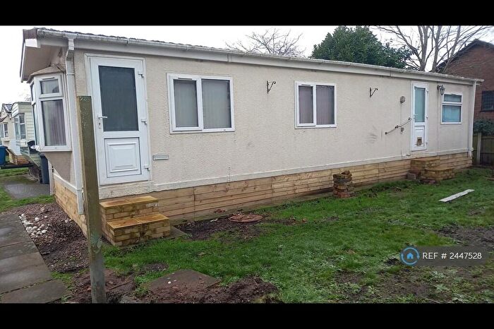 2 Bedroom Mobile Home To Rent In Caravan Site, Gamston, Nottingham, NG2