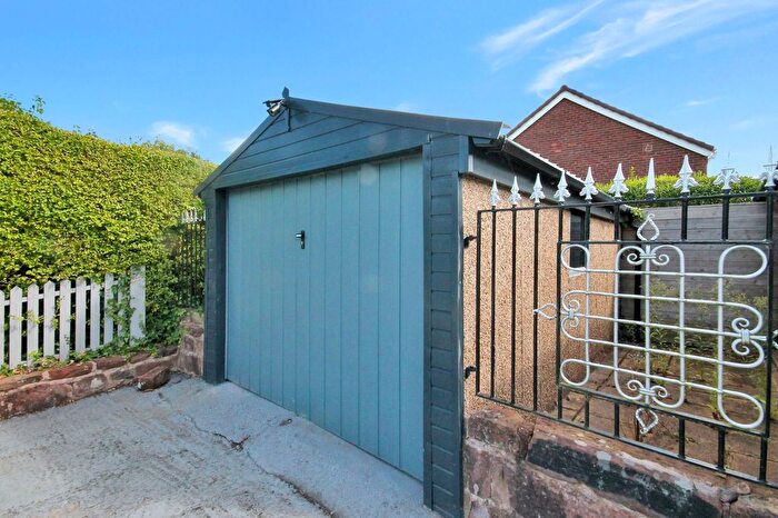 Garage / Parking To Rent In Summer Lane, Halton, Runcorn, WA7