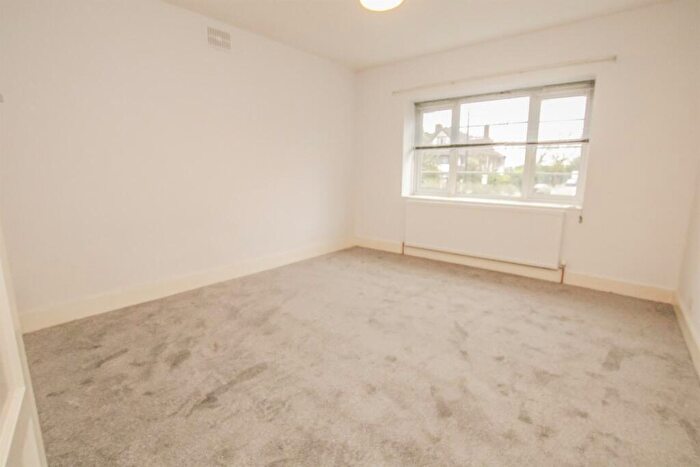 2 Bedroom Flat To Rent In Doran Manor, Great North Road, East Finchley, N2