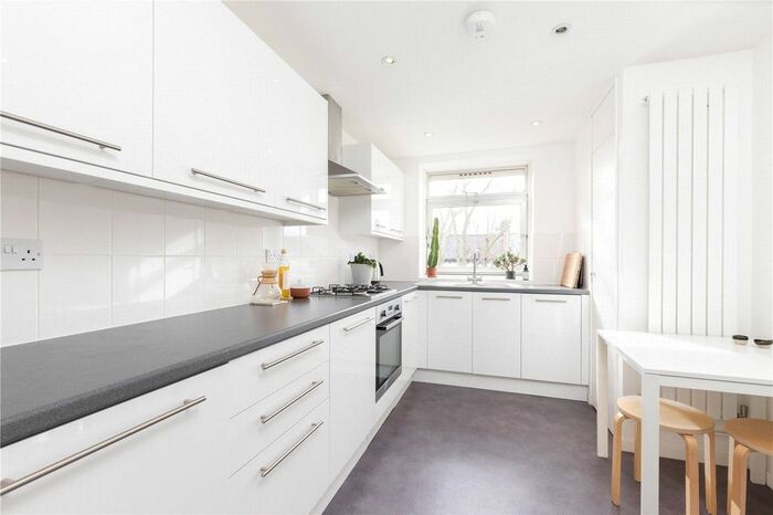 2 Bedroom Flat To Rent In Oakhill Road, London, SW15