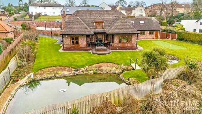 4 Bedroom Detached House For Sale In Holly Farm Court, Burghwallis, Doncaster, South Yorkshire, DN6