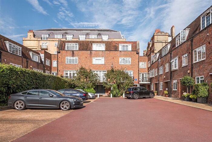 3 Bedroom Flat To Rent In Robert Close, Little Venice, W9