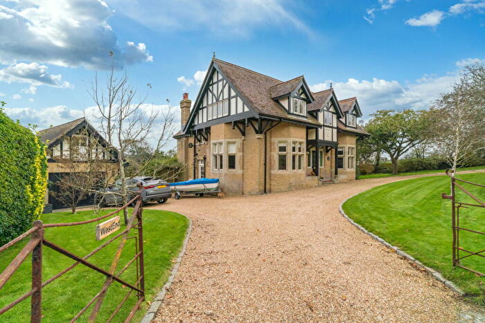 5 Bedroom Detached House For Sale In Walkers Lane, Shorwell., PO30
