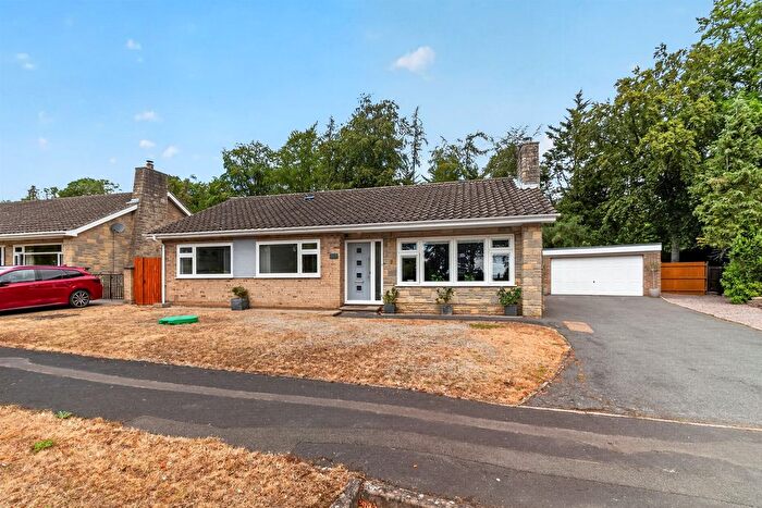 3 Bedroom Detached House For Sale In Black Swan Spinney, Wansford, Peterborough, PE8