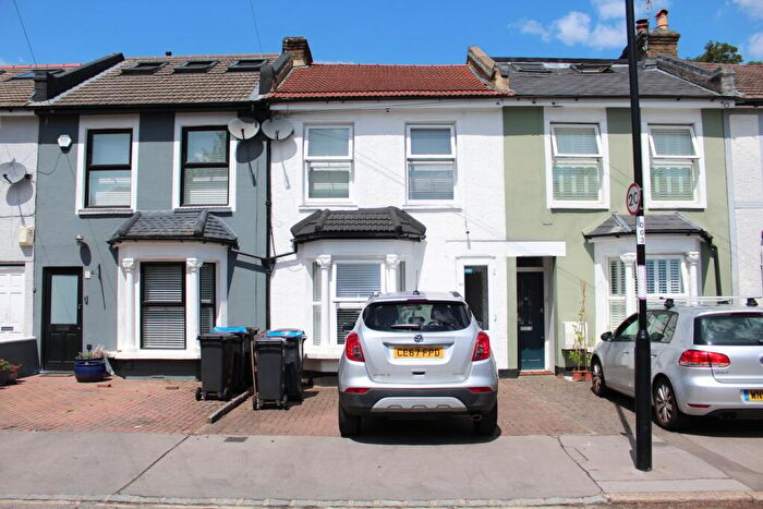 3 Bedroom House For Sale In Fullerton Road, Addiscombe, CR0