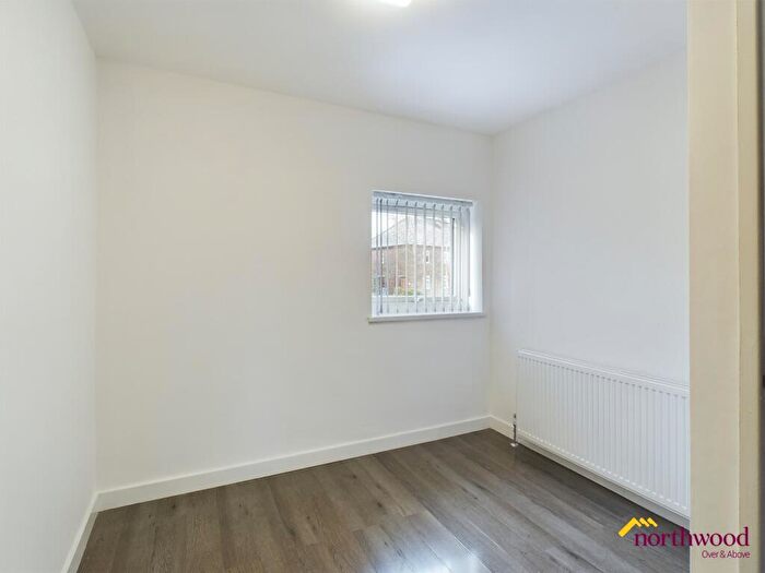 3 Bedroom Semi-Detached House For Sale In Winchester Avenue, Bentilee, Stoke-on-Trent, ST2