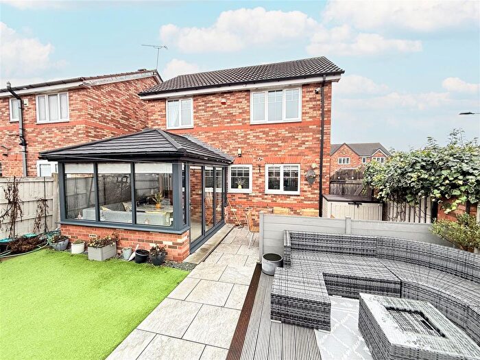 3 Bedroom Detached House For Sale In Hayfield Close, Barnby Dun, Doncaster, DN3