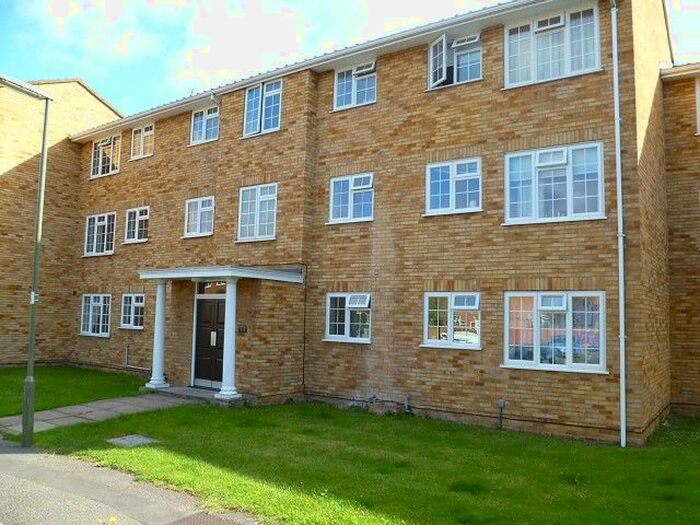 2 Bedroom Flat To Rent In Waters Drive, Staines-Upon-Thames, Middlesex, TW18