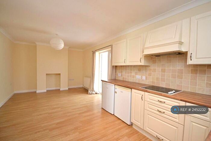 4 Bedroom Semi-Detached House To Rent In Braemar Avenue, Bristol, BS7