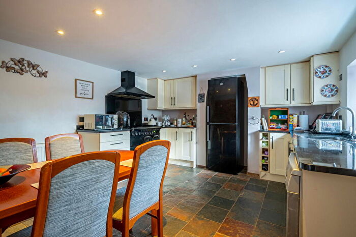 2 Bedroom Cottage For Sale In Mulberry Cottage, Croughton, NN13