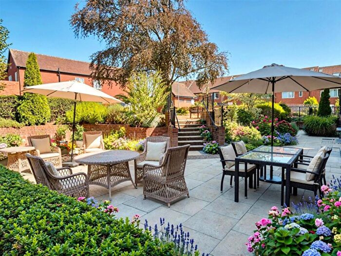 2 Bedroom Flat For Sale In St. Margarets Way, Midhurst, West Sussex, GU29