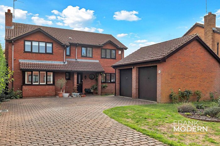 5 Bedroom Detached House For Sale In College Park, Peterborough, PE1