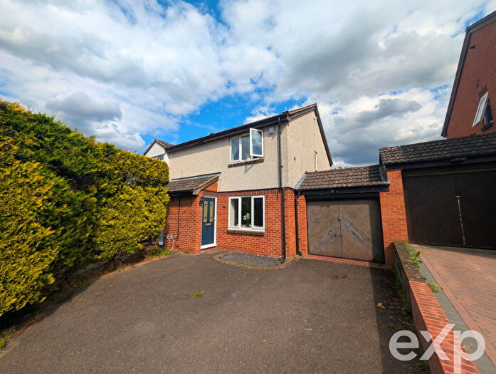3 Bedroom Semi Detached House For Sale In Murrain Drive, Downswood, Maidstone, ME15