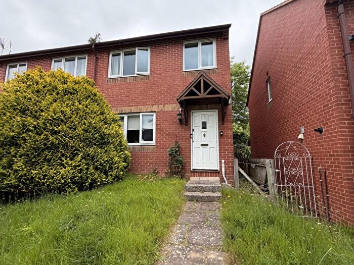 3 Bedroom Semi-Detached House For Sale In Poppy Close, Exwick, EX4