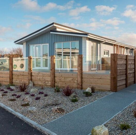 2 Bedroom Mobile/park Home For Sale In Brean Golf &amp; Country Club, Brean, Burnham-On-Sea TA8