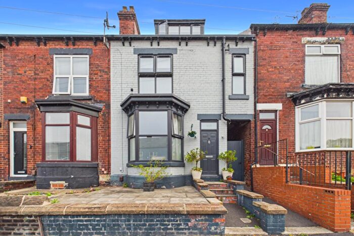 4 Bedroom Terraced House For Sale In Chesterfield Road, Woodseats, S8