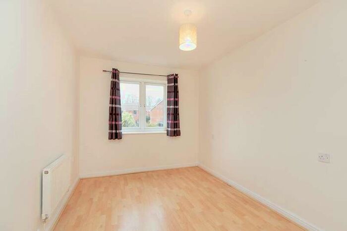 4 Bedroom Semi-Detached House To Rent In Blunt Road, Beggarwood, Basingstoke, Hampshire, RG22