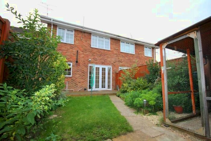 3 Bedroom Terraced House To Rent In Chatsworth Road, Farnborough, GU14