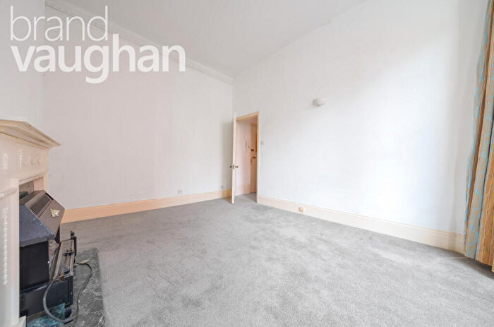 1 Bedroom Flat To Rent In Gwydyr Mansions, Holland Road, Hove, East Sussex, BN3