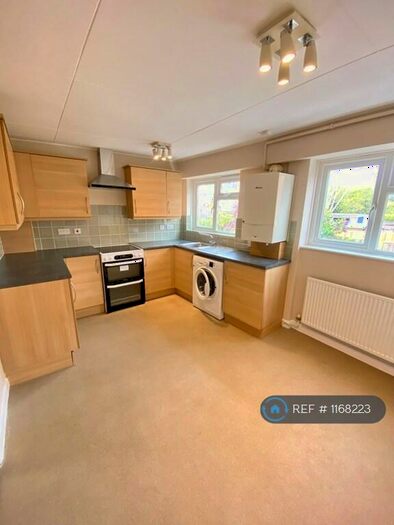 2 Bedroom Flat To Rent In Barrack Road, Exeter, EX2