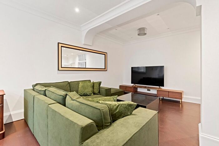 3 Bedroom Mews To Rent In Elvaston Mews, South Kensington, SW7