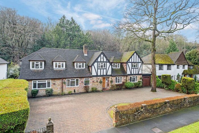 5 Bedroom Detached House For Sale In Valley Road, Rickmansworth, WD3