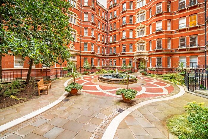 3 Bedroom Flat To Rent In Victoria Street, London, SW1H