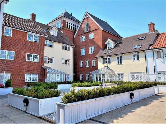 2 Bedroom Flat To Rent In Hart Street, Brentwood, CM14