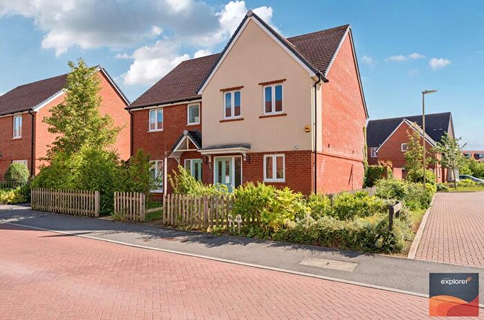 2 Bedroom Semi Detached House For Sale In Saunders Way, Longacre, RG23