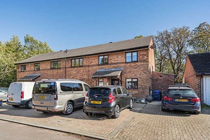 4 Bedroom Semi-Detached House For Sale In Montgomery Road, Bicester, OX27