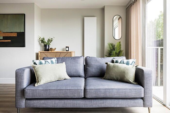 2 Bedroom Duplex For Sale In Grinstead Road, Deptford, SE8