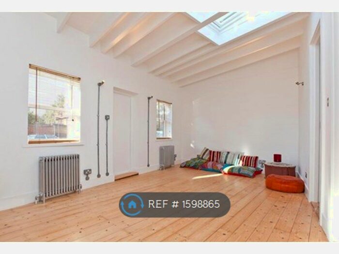 2 Bedroom Flat To Rent In Nightingale Lane, London, N8