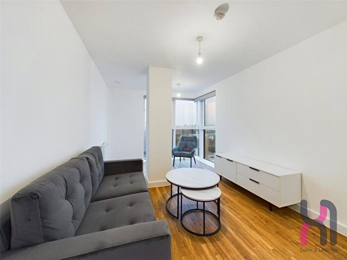 3 Bedroom Flat To Rent In Manchester Waters, Pomona Strand, Old Trafford, M16