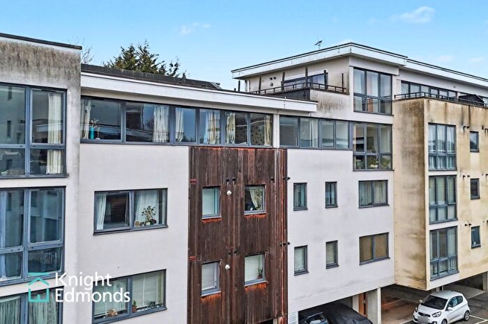 2 Bedroom Flat For Sale In Clifford Way, Maidstone, ME16