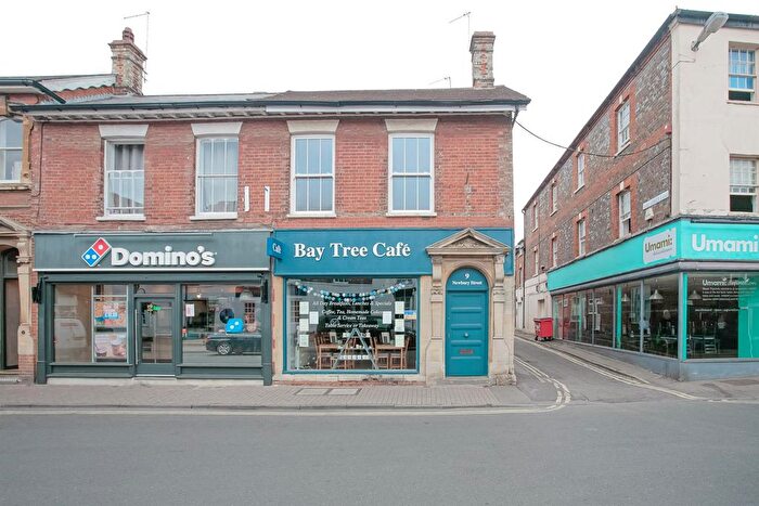 3 Bedroom Flat To Rent In Hyde Court, Post Office Lane, Wantage, OX12