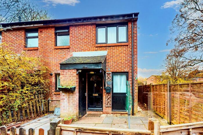 1 Bedroom End Of Terrace House To Rent In Kenilworth Close, Crawley, RH11