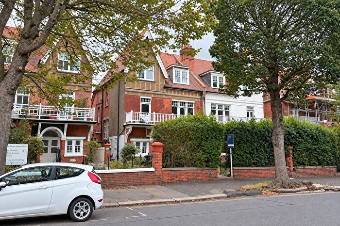 2 Bedroom Flat For Sale In New Church Road, Hove, BN3